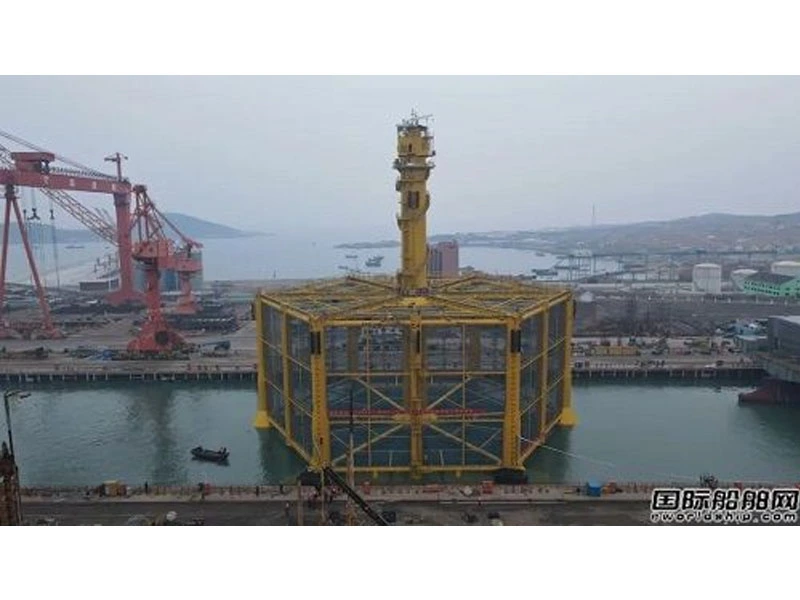 Qingdao Shipyard builds Shandong Ocean Group's deep-sea large-scale intelligent aquaculture net cage for unloading