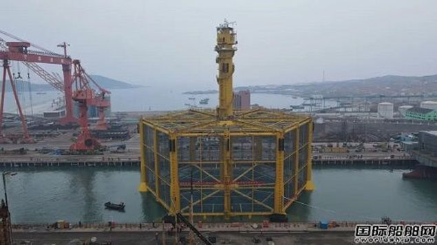 qingdao-shipyard-builds-shandong-ocean-groups-deep-sea-large-scale-intelligent-aquaculture-net-cage-for-unloading.jpg